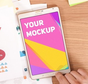 Samsung Galaxy Tab On Desk Mockup PSD