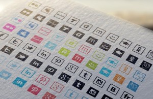 17 Vector Social Media Icons