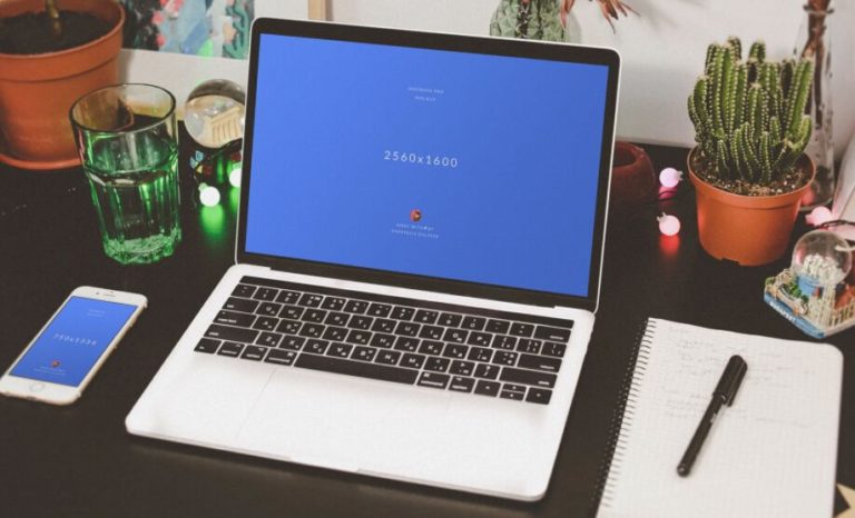 4 Realistic Macbook PSD Mockups