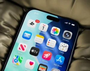 iOS 26 App Icon Mockup (Liquid Glass Included)